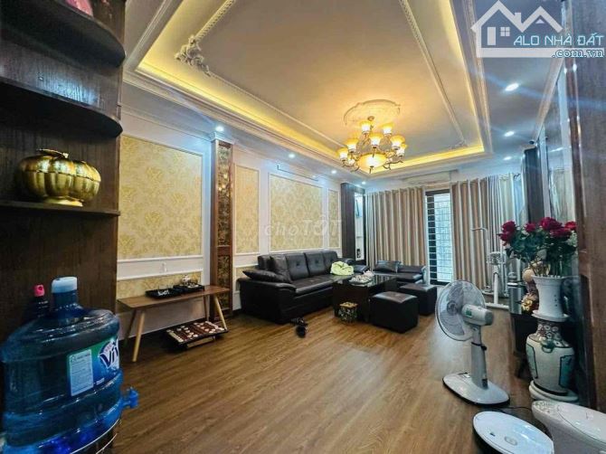 Bán nhà mặt ngõ Thái Hà, Đống Đa 44m2,mt 5m, ô tô tránh, kinh doanh bất chấp 19 tỷ - 2