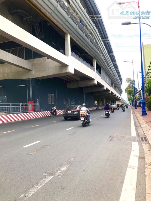 Bán nhà 80m2. HXH thông, ngang 6, cạnh ga Metro Thủ Đức. Nhỉnh 5.tỷ. - 2