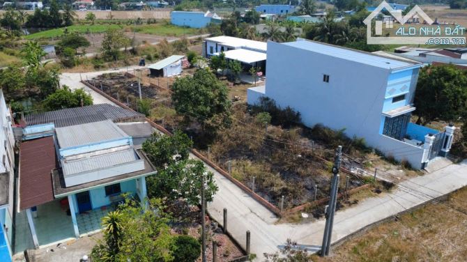 NHÀ 2 TẦNG 120M2 GẦN CHỢ XOÀI ĐÔI TRỌN GÓI 1 TỶ 570 - 2