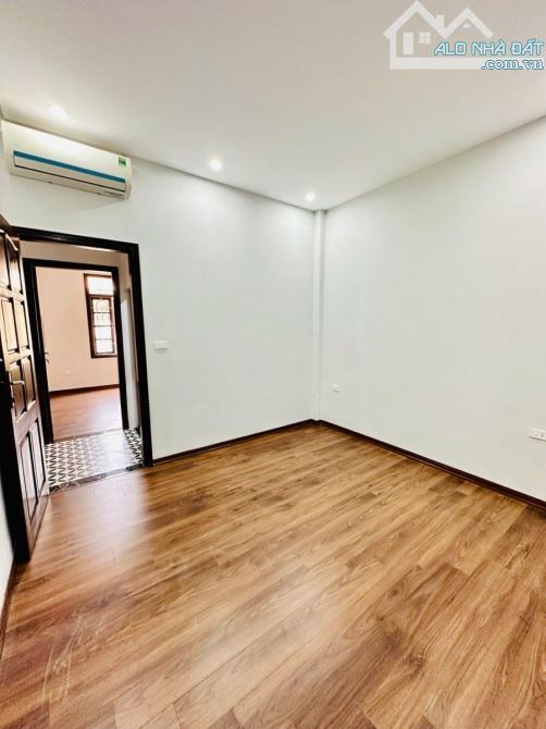 Hàng hiếm quận Hai Bà - 50m x 5T - ô tô tránh - kinh doanh sầm uất - nhà dân xây - 2