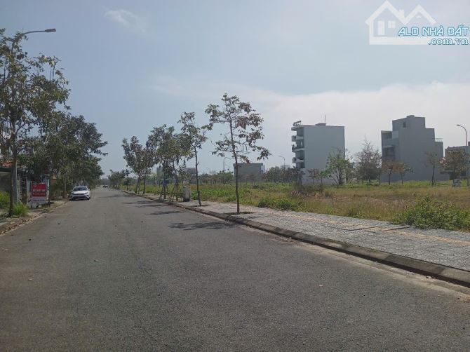 BÁN LÔ B2.135 LÔ 10 -108M2 - TRỤC 26m đường 2 làn giá chỉ 3,9x tỷ - 2
