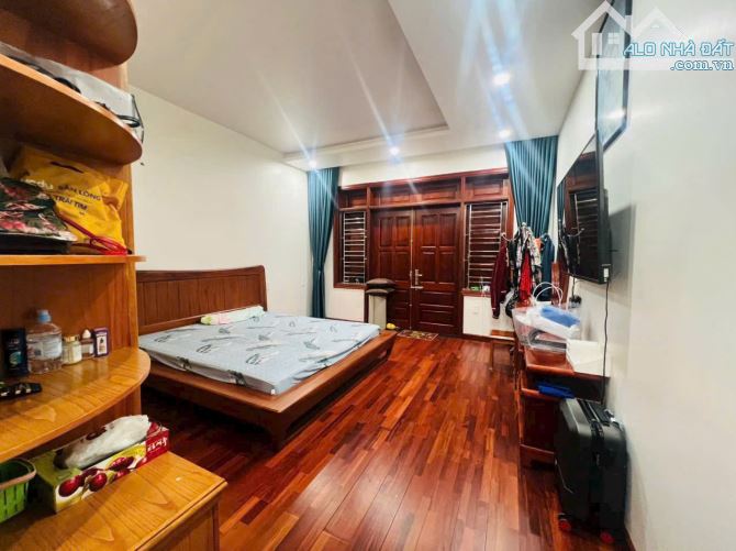 Nhà đẹp gốc dân Trung Lực - Đằng Lâm. DT 90m2 x 3.5T Lô Góc - 3