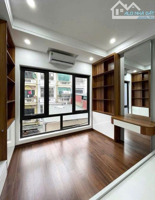 Phố Trần Hoà -  Ô tô vào nhà - Kinh doanh - Xây mới 6 tầng - Full nội thất. - 3