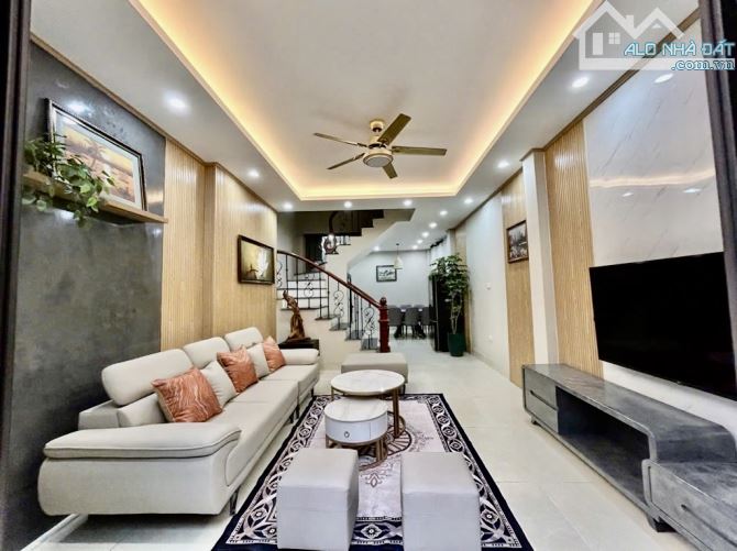 Bán Nhà Ngõ 268 Ngọc Thuỵ 48m2-Hơn 7 tỷ-DÂN XÂY-FULL NỘI THẤT- PHÁP LÝ CHUẨN-Ô TÔ GẦN  + v - 3