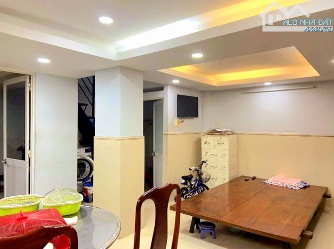 Nhà 3 Tầng HXH Hoàng Hoa Thám, TB. Nở đều đẹp 7m (88m2). Giá cực tốt - 3