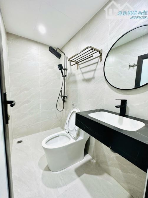 Hàng hiếm quận Hai Bà - 50m x 5T - ô tô tránh - kinh doanh sầm uất - nhà dân xây - 3