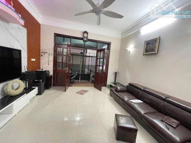 PHÂN LÔ NGUYỄN KHÁNH TOÀN💥 61M2 x 5T💥 MT 4.5M💥NGÕ THÔNG💥 KINH DOANH TỐT💥 DÒNG TIỀN - 3