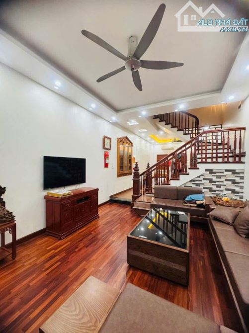 Nhà đẹp gốc dân Trung Lực - Đằng Lâm. DT 90m2 x 3.5T Lô Góc - 4