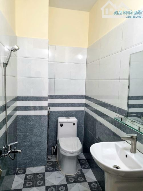 HẺM RỘNG THOÁNG GẦN MẶT TI.ỀN PHAN CHU TRINH BÌNH THẠNH - 2 TẦNG BTCT 50M2 - SỔ A4 - 4