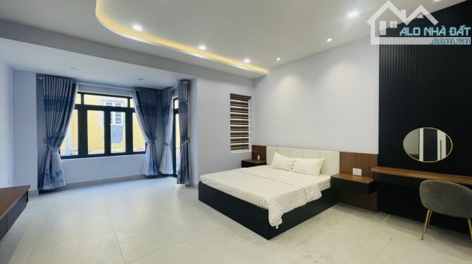 Bán gấp nhà 4 tầng ngang 5.4x15m tại Cách Mạng Tháng 8 Quận 3 - 4