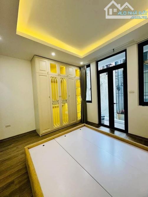 BÁN NHÀ -PHỐ QUAN NHÂN -THANH XUÂN-NHÀ ĐEP-SỔ VUÔNG- NỘI THẤT FULL-38m² 4 Tâng-Giá  6 tỷ 8 - 5