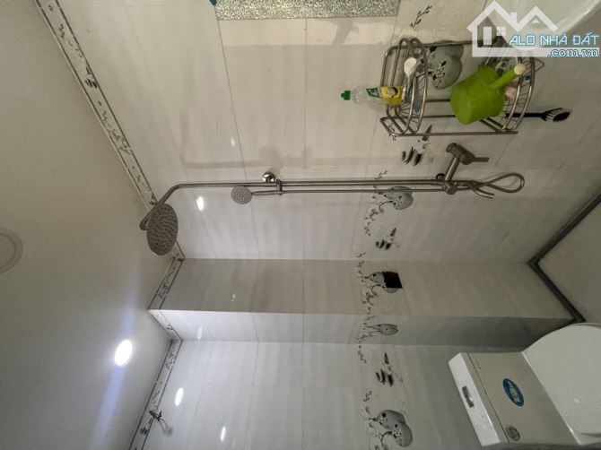 cần bán, vị trí siêu đẹp, Lê Văn Khương Hiệp Thành Quận 12, Ngang 10 × dài 14, 3 tầng - 5