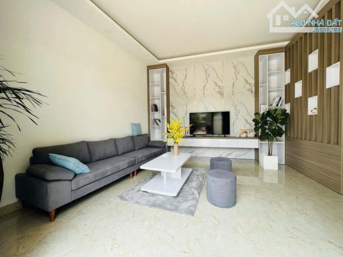Nhà Hiệp Thành TDM : 1 trệt 2 lầu mt Nguyễn Đức Thuận - 6