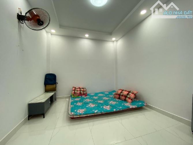 Bán nhà vị trí tuyệt đẹp, hẻm xe hơi, Bà Hom Quận 6, 39m2, 4 Tầng, 4 PN, 4 WC, giá 6,1 tỷ - 6
