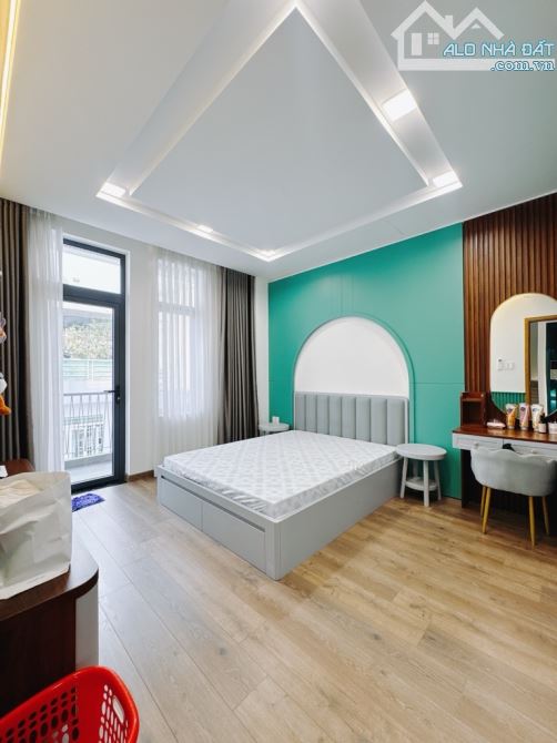 Biệt thự- Nguyễn Thông - Q3 - DT: 7.7/8.25*12m- 29 tỷ - 7