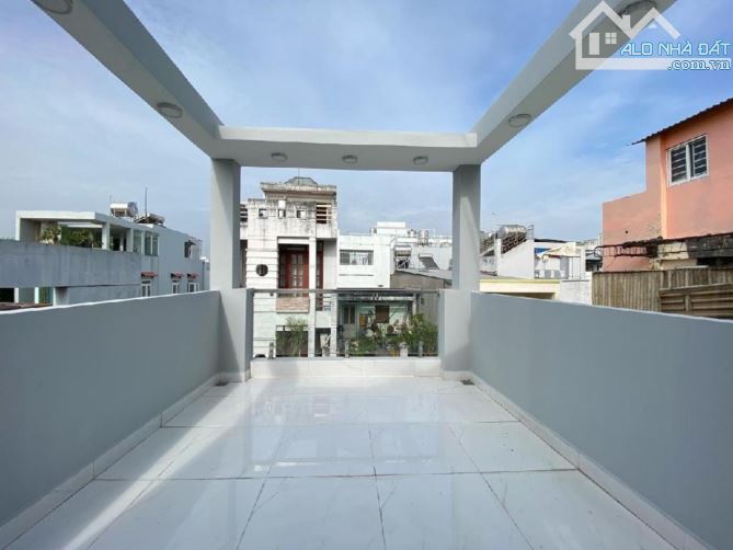 Bán nhà vị trí tuyệt đẹp, hẻm xe hơi, Bà Hom Quận 6, 39m2, 4 Tầng, 4 PN, 4 WC, giá 6,1 tỷ - 8