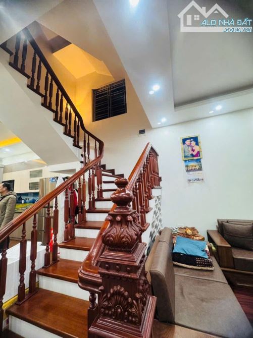 Nhà đẹp gốc dân Trung Lực - Đằng Lâm. DT 90m2 x 3.5T Lô Góc - 9