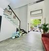 Bán nhà hẻm xe tải, gần măt tiền, thang máy, 6 tầng, dòng tiền 40tr/th DT:4,3x19CN:81m2