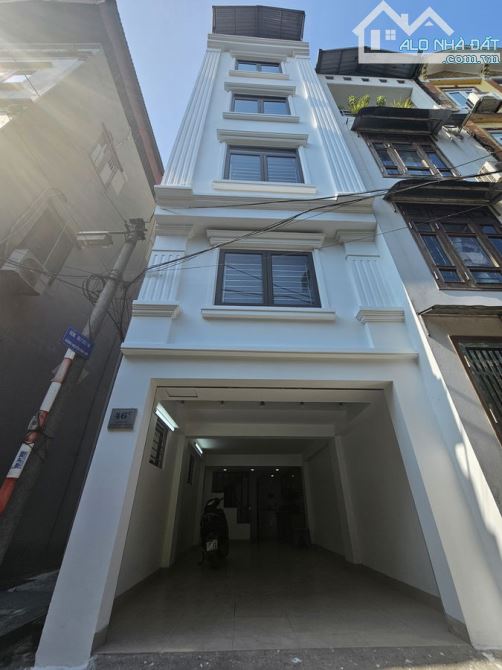 Bán Nhà Lô Góc Nguyễn Văn Linh, Thạch Bàn 37m2, 6 Tầng Ôtô 7 Chỗ Vào Nhà, Giá 7,4 Tỷ