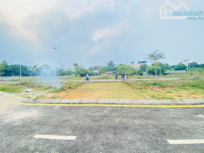 ĐẤT 104M², MT 8M, NGAY CẠNH TRƯỜNG HỌC ĐỒNG TRẠNG , ĐƯỜNG RỘNG 7M
