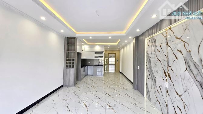 BÁN CĂN NHÀ 9 TẦNG THANG MÁY XÂY MỚI, NỞ HẬU, ĐƯỜNG Ô TÔ THÔNG KĐT ĐỀN LỪ, KD VĂN PHÒNG.