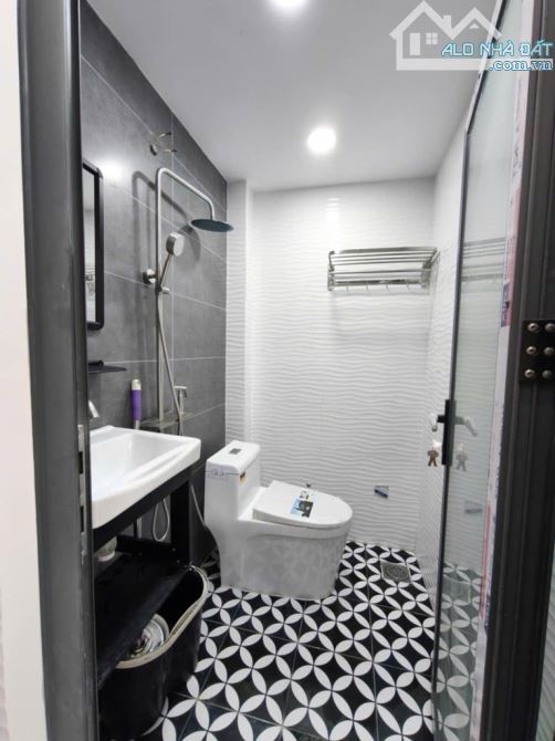 Nhà mới xây Tân Bình dưới 3,65 tỷ, 2 tầng 26m2, HXH, ngay trung tâm Tân Bình
