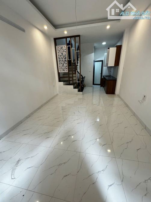 **🏡 BÁN NHÀ RẺ NHẤT LONG BIÊN – 33M², 3 TẦNG, CHỈ HƠN 3 TỶ! 🚀**