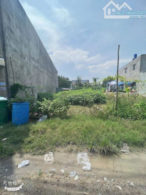 Bán Đất xã Mỹ Hạnh Bắc, 110m2 thổ cư SHR cách Tỉnh Lộ vào 400m đường xe hơi. Giá 980tr