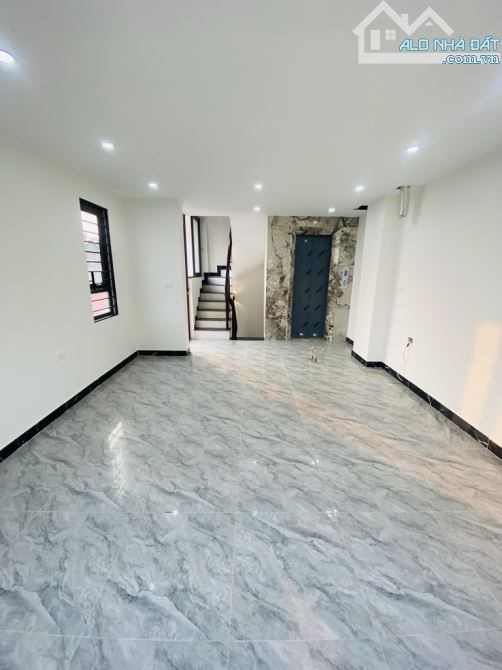 Bán nhà Hồng Tiến - Long Biên,ngõ oto tránh - lô góc, DT 44m2, MT 4,5, Giá 9 tỷ