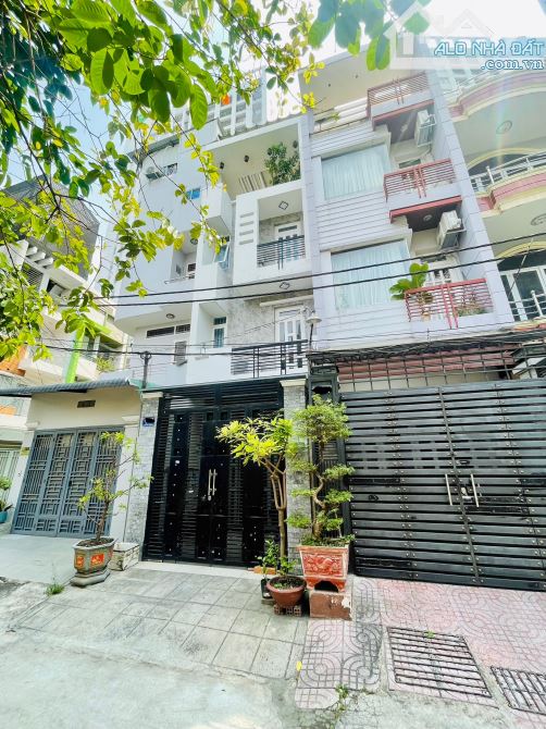 Ngay Tô Hiệu Hoà Bình View Công viên xe hơi tránh 4 x 22m, 4 Lầu ST, Giá 9.9 tỷ TL