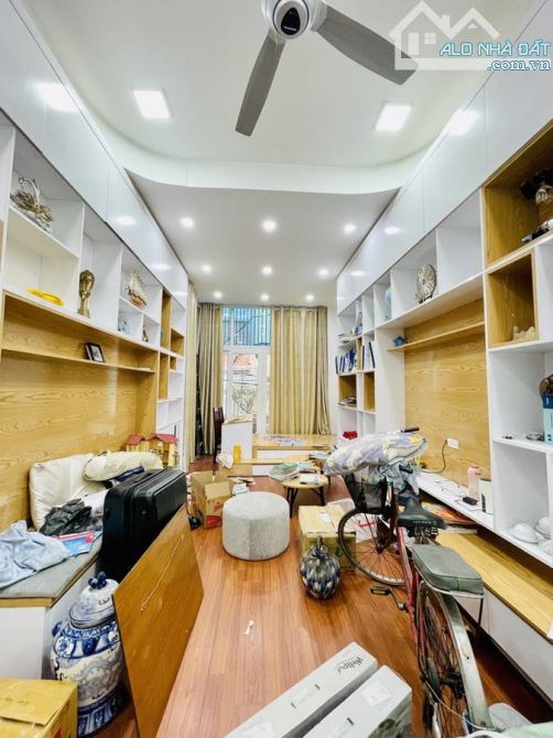 ✨  Bán Nhà Phố Chùa Bộc 66 m2 5 tầng K/Doanh Ô tô Đỗ Cửa 16.3 Tỷ Quận Đống Đa ✨
