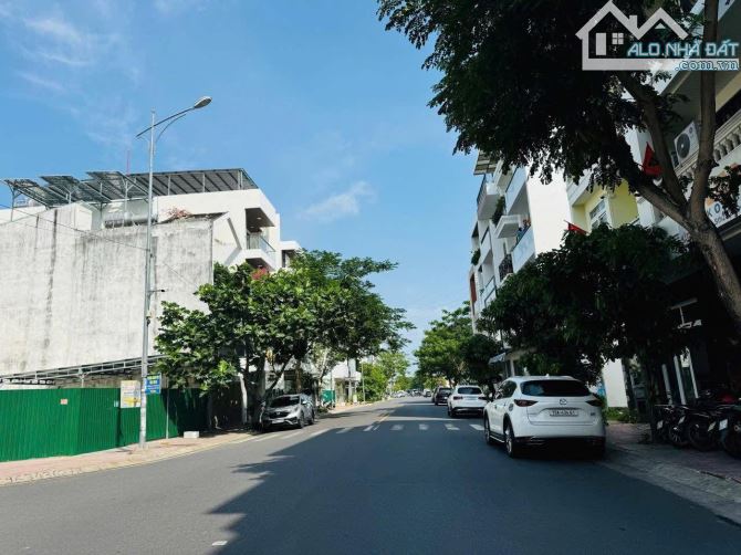 Bán lô đất 2 mặt tiền đường số 13 Hà Quang 2 tp Nha Trang . đoạn gần Lê Hồng Phong