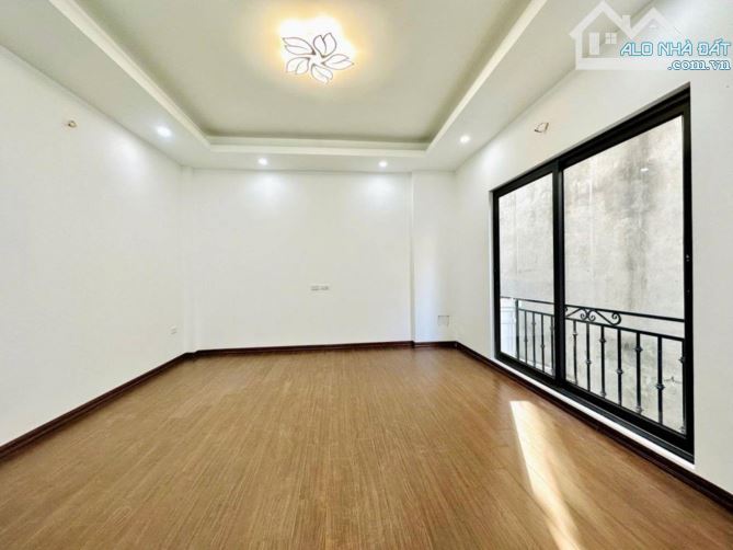 HIẾM 💥 NHÀ ĐẸP NGÔ GIA TỰ - LONG BIÊN 30m2 x MT 6m, SẴN DÒNG TIỀN - Ô TÔ ĐỖ CỔNG 💸 4.7 T