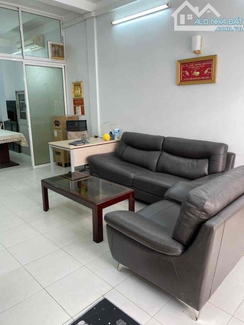 Nhà MTKD Nguyễn Biểu, P.1, Quận 5 | 4 x 16 | Nhà Cấp 4 | 1PN 1WC | Giá 18tr