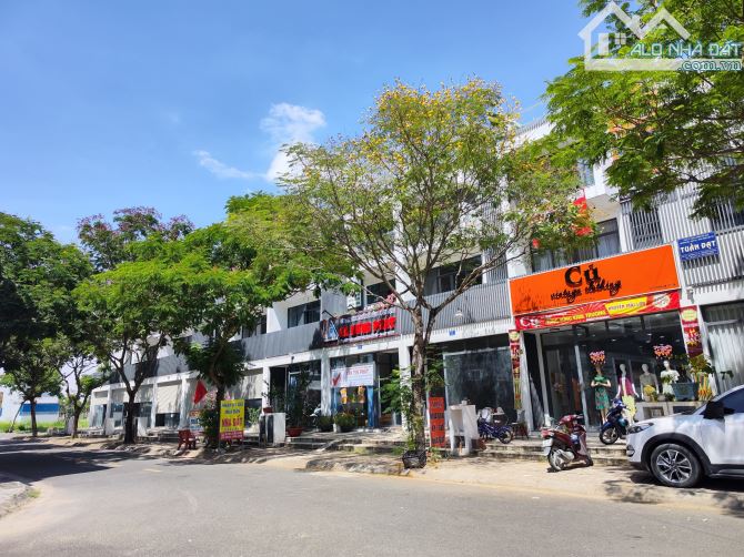 Bán shophouse khu đô thị đông tăng long 100m2 giá 9.5 tỷ sổ riêng hoàn công đầy đủ