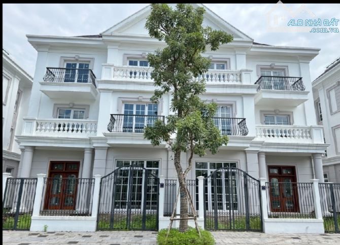 Biệt Thự Erowindow/ 38.x Tỷ/193 M2/3 Tầng/11 Mt/ Trâu Quỳ