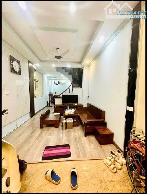 Ô tô đỗ cửa mặt ngõ Thái Hà! Thông vòng quanh KD, MT 4.5m, Dt 48m2*5T, chào 11.8 tỷ