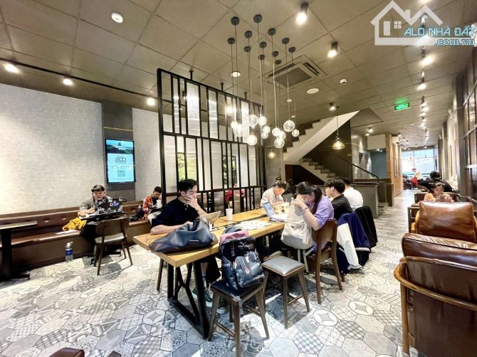 Trần Đại Nghĩa, 2 thoáng, 4 tầng TM, Dòng tiền khủng. 140m2, MT 8m. Chỉ 98 tỷ!