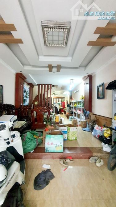 Trường Chinh, Mặt ngõ KD, 2 thoáng, Oto đỗ cửa. 77m2 x 5t, MT 4.2m. Chỉ 14.8 tỷ!