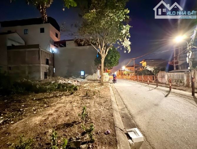 7.8 tỷ/76 m2/6.6 Mt. Giáp hải Đông Dư.ô tô chánh