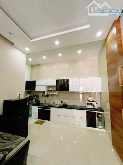 Bán nhà 4 mê mới full nội thất mặt tiền Phan Đình Phùng. 72m2 ngang 5m nở hậu giá 9,3tỷ - 1