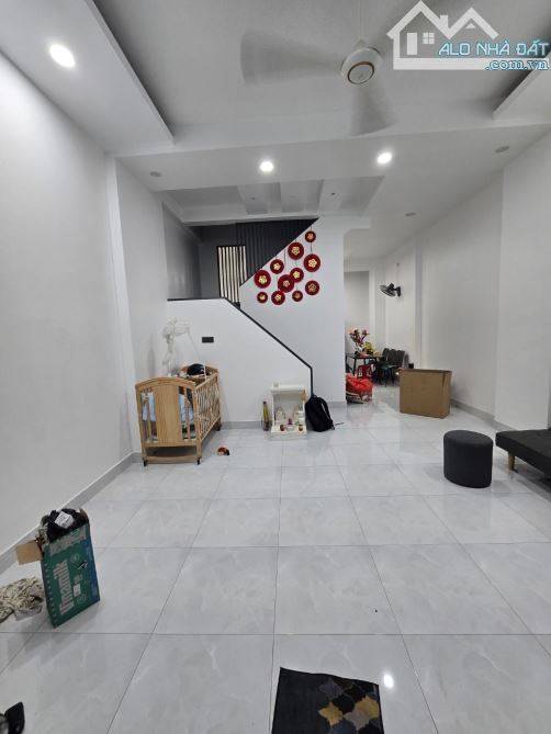 NHÀ 2 TẦNG - SÁT TIỀN ĐƯỜNG GẦN AEON TÂN PHÚ - 73M2 - ĐƯỜNG LÊ TRỌNG TẤN CHỈ 5 TỶ - 1