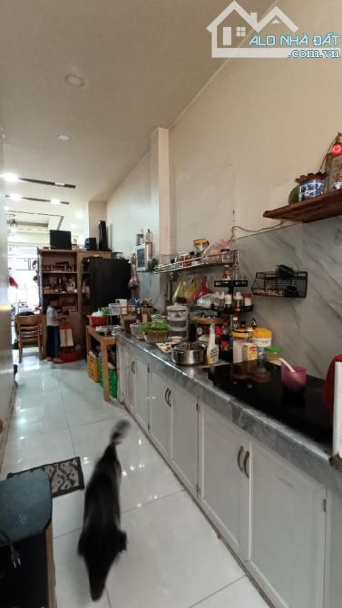 quận 8 ,4 tầng ,ngang hơn 4m ,nhỉnh 8,x - 1