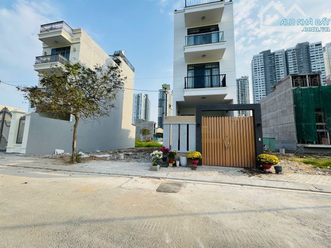 Bán đất góc 2 mặt tiền Đào Trí + Lê Thị Chợ, DT: 8x18.5m KDC Phú Thuận Quận 7 Giá 8 Tỷ - 1