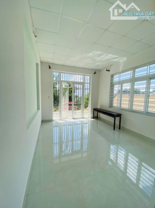 Bán nhà mặt tiền đường Trần Phú 10x20m - 1