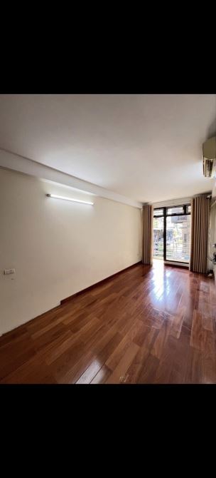 - Bán nhà Tam Trinh, 30m2, sổ đỏ riêng, ngõ ô tô qua nhà, gần phố. Giá chỉ 5.3 tỷ ( có thư - 1