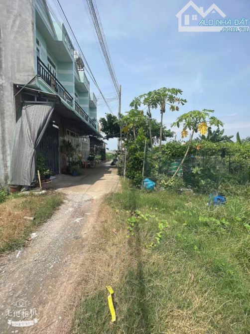 Bán Đất xã Mỹ Hạnh Bắc, 110m2 thổ cư SHR cách Tỉnh Lộ vào 400m đường xe hơi. Giá 980tr - 1
