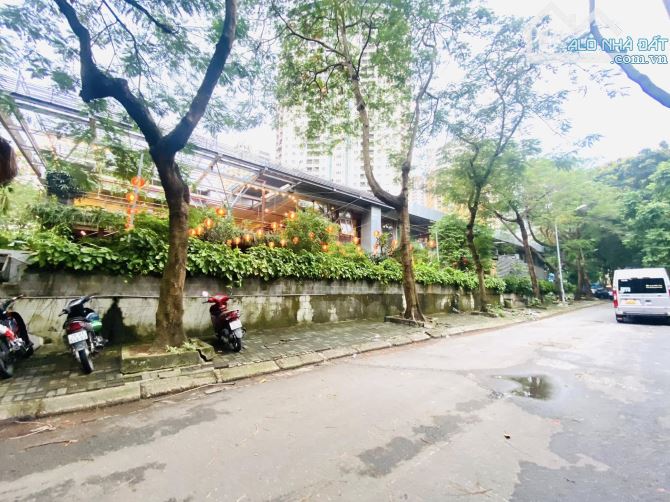 ĐỘC BẢN CHUYỂN NHƯỢNG 5325M2 TỔ HỢP DỊCH VỤ THỂ THAO GIẢI TRÍ 4 MẶT TIỀN TT QUẬN CẦU GIẤY - 1