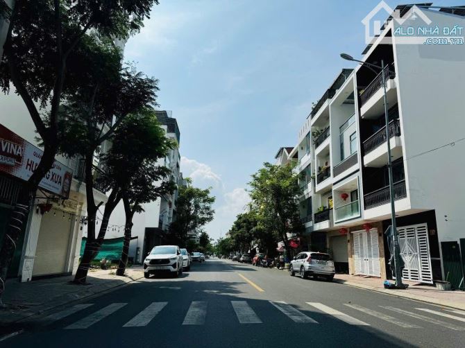 Bán lô đất 2 mặt tiền đường số 13 Hà Quang 2 tp Nha Trang . đoạn gần Lê Hồng Phong - 1