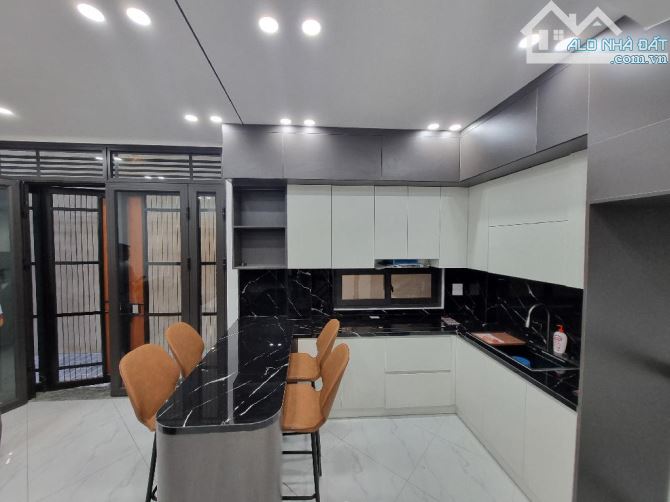 BÁN NHÀ PHÂN LÔ NGỌC THỤY - 31M² - 5 TẦNG - 5.9 TỶ - Ở NGAY  🏡 - 1